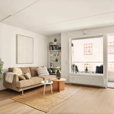 Modern Near Station شقة *